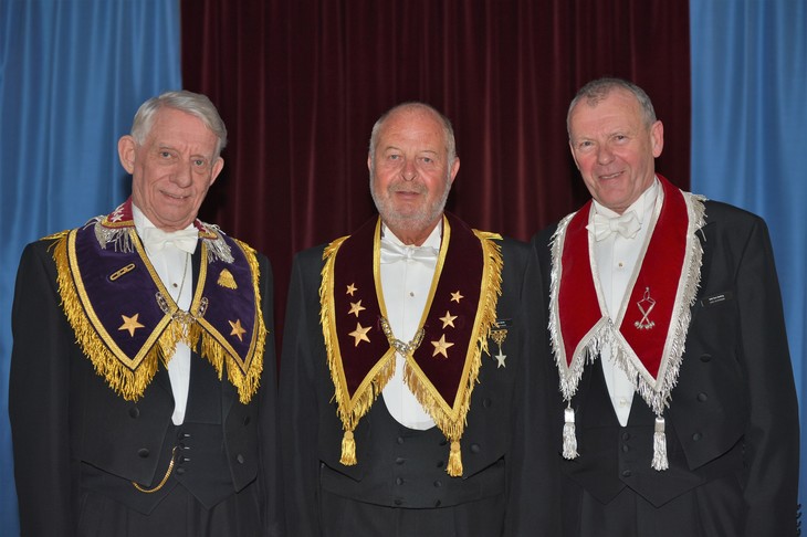 25 Ve.Ju. Asbjørn Berås mellom Storrepr. Per Jan Andreassen og OM Odd Tore Nøding 25 Ve.Ju. Asbjørn Berås mellom Storrepr. Per Jan Andreassen og OM Odd Tore Nøding